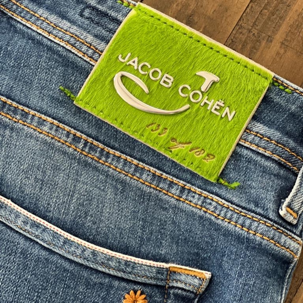 Jacob Cohen Limited Edition size 35